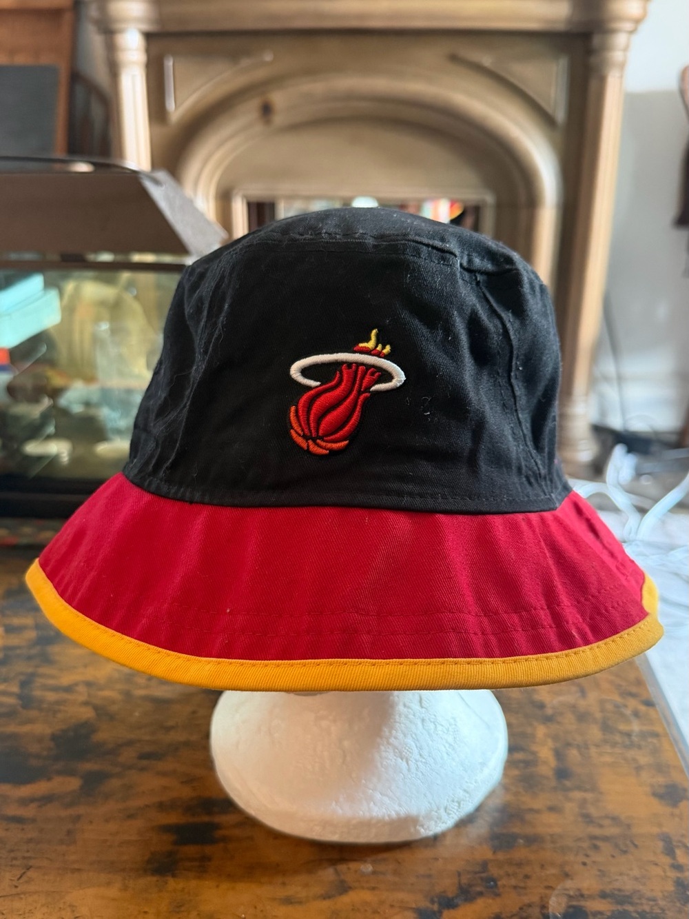 Miami heat new era Bucket Hat in Black & Red